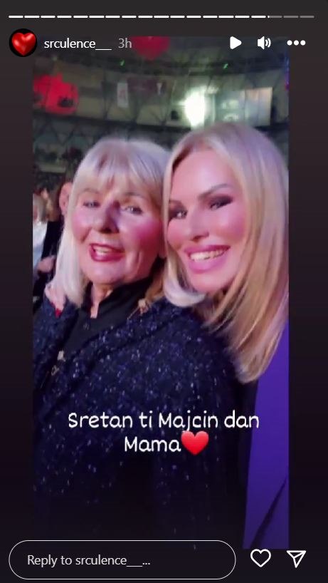 Iva Todorić i Vesna Todorić  na koncertu