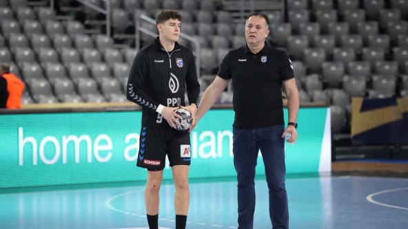Slavko Goluža je hrvatski proslavljeni trener i igrač rukometa.