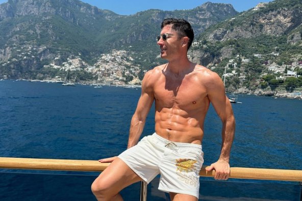 Robert Lewandowski (2).jpg