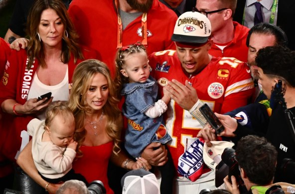 Patrick Mahomes Brittany Mahomes (3).jpg