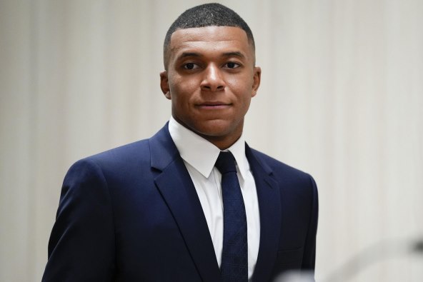 Kylian Mbappe (5).jpg