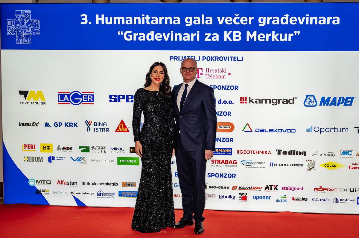 Voditelji Jelena Glišić i Damir Smrtić.jpg