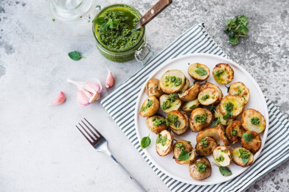 mladi krumpir i pesto
