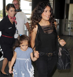Salma Hayek - putovanje se kćerkicom Valentinom