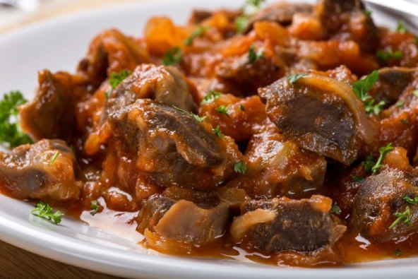 Recept za pileća jetrica i želuce s paprikom u sočnom umaku