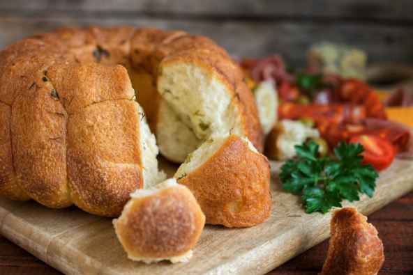 Peciva s češnjakom i parmezanom