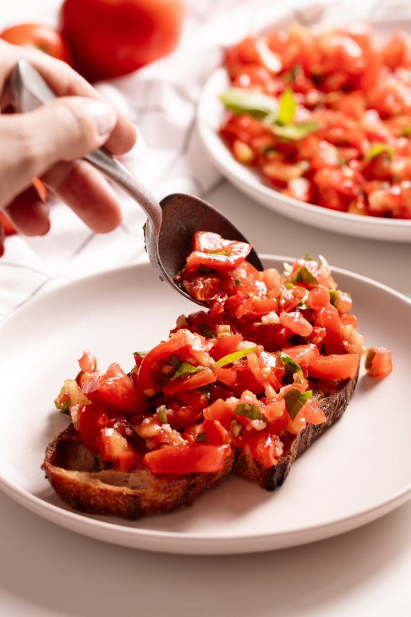 Bruschette sa salsom od rajcice