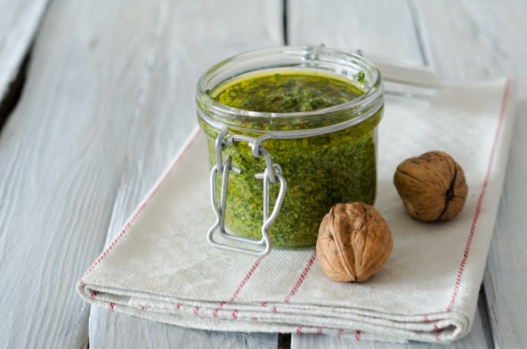 Pesto od kadulje i oraha