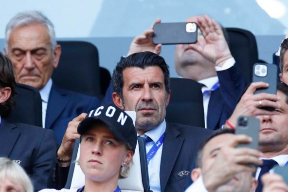 Luis-Figo (1).jpeg