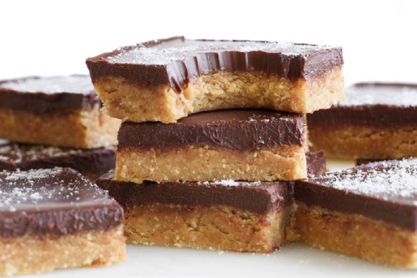 Recept za čokoladni kolač s kikiriki maslacem bez pečenja