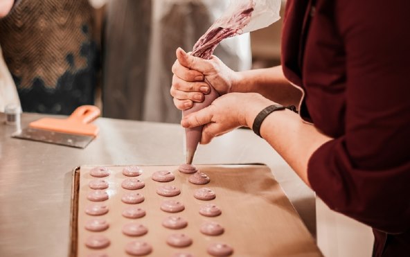 Recept dana - francuski macaronsi s ljubičastim batatom