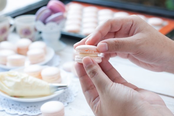 Recept dana - francuski macaronsi s ljubičastim batatom