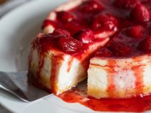 Jednostavni recept za kolač s jagodama i sirom