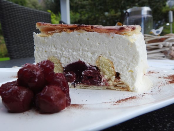 Recept za kremasti kolač s višnjama