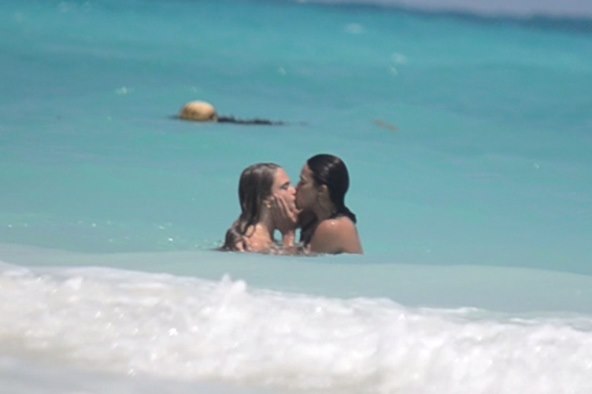 Michelle Rodriguez i Cara Delevingne u ljubavnom zanosu 