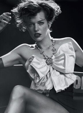 Milla Jovovich kao diva iz kazališta