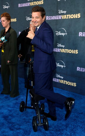 Jeremy Renner na crvenom tepihu nakon nesreće