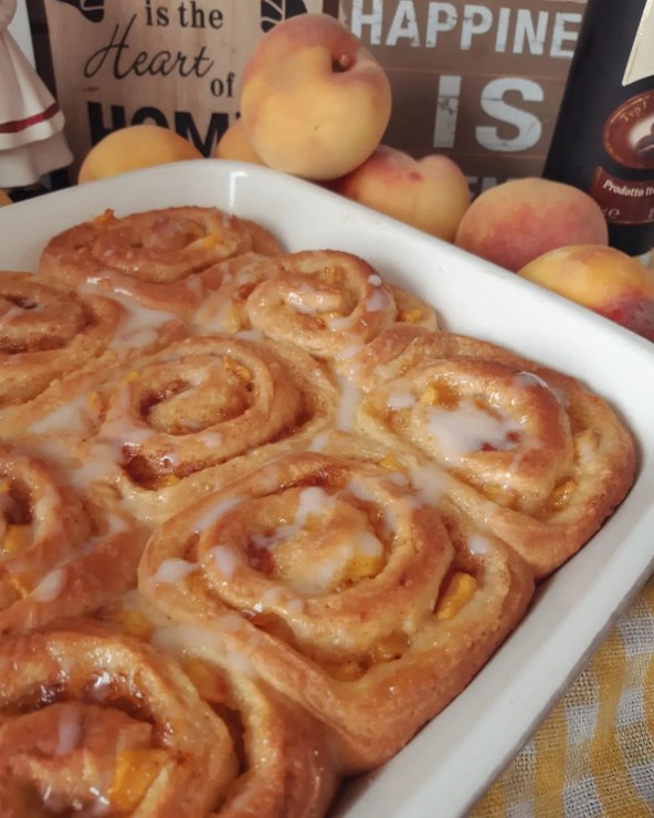 Najpopularniji recept čitatelja - dizane rolice s breskvama