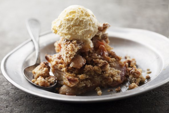Crumble s jabukom i orasima