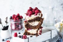 Cheesecake kocke s malinama