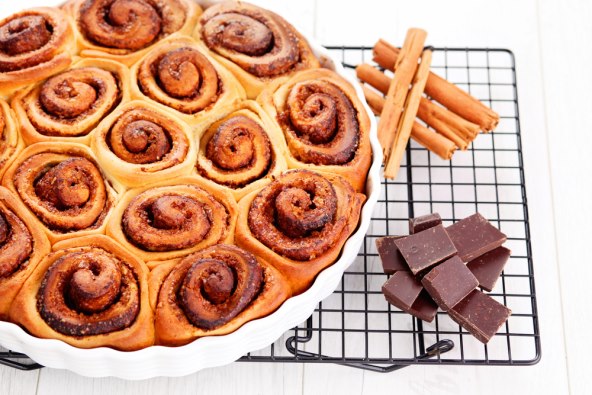 Rolice s čokoladom i cimetom