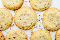 Mekani keksići sa šarenim mrvicama