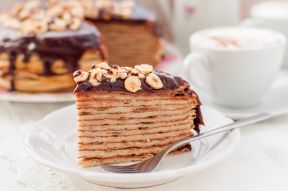 Čokoladna torta od palačinki