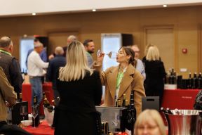 foto arhiva Udruženje Vino Dalmacije 1jpg.jpg