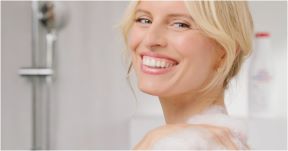 Karolina Kurkova i Lactovit.jpg