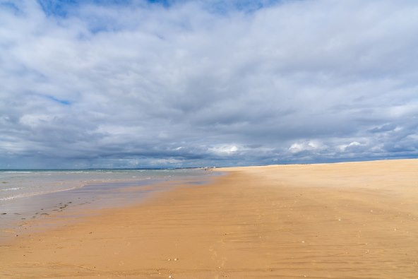 Praia do Ancao faro portugal.jpg