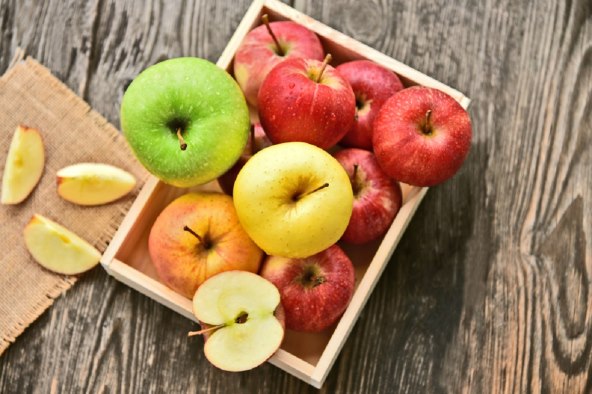 Recept za kolač s jabukama i orasima na čaše
