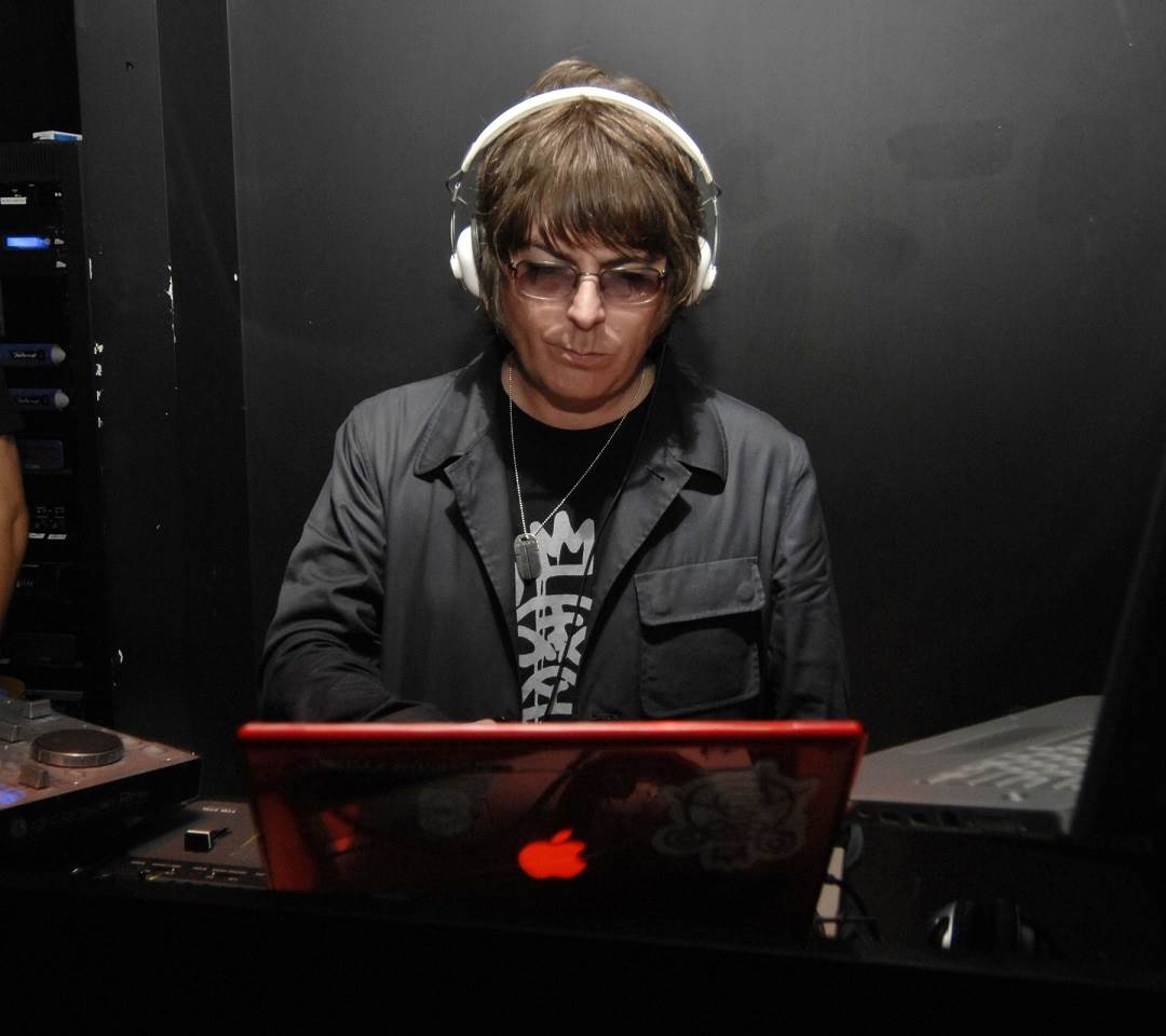 Umro Andy Rourke | Story