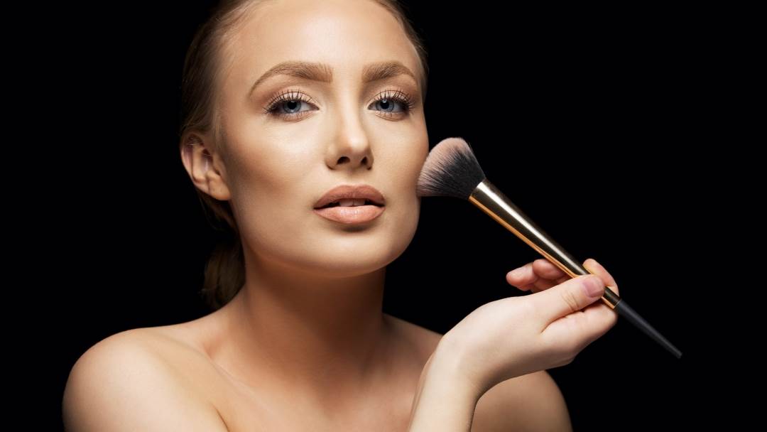Max Factor FACEFINITY ALL DAY FLAWLESS 3 IN 1 VEGAN FOUNDATION | Story