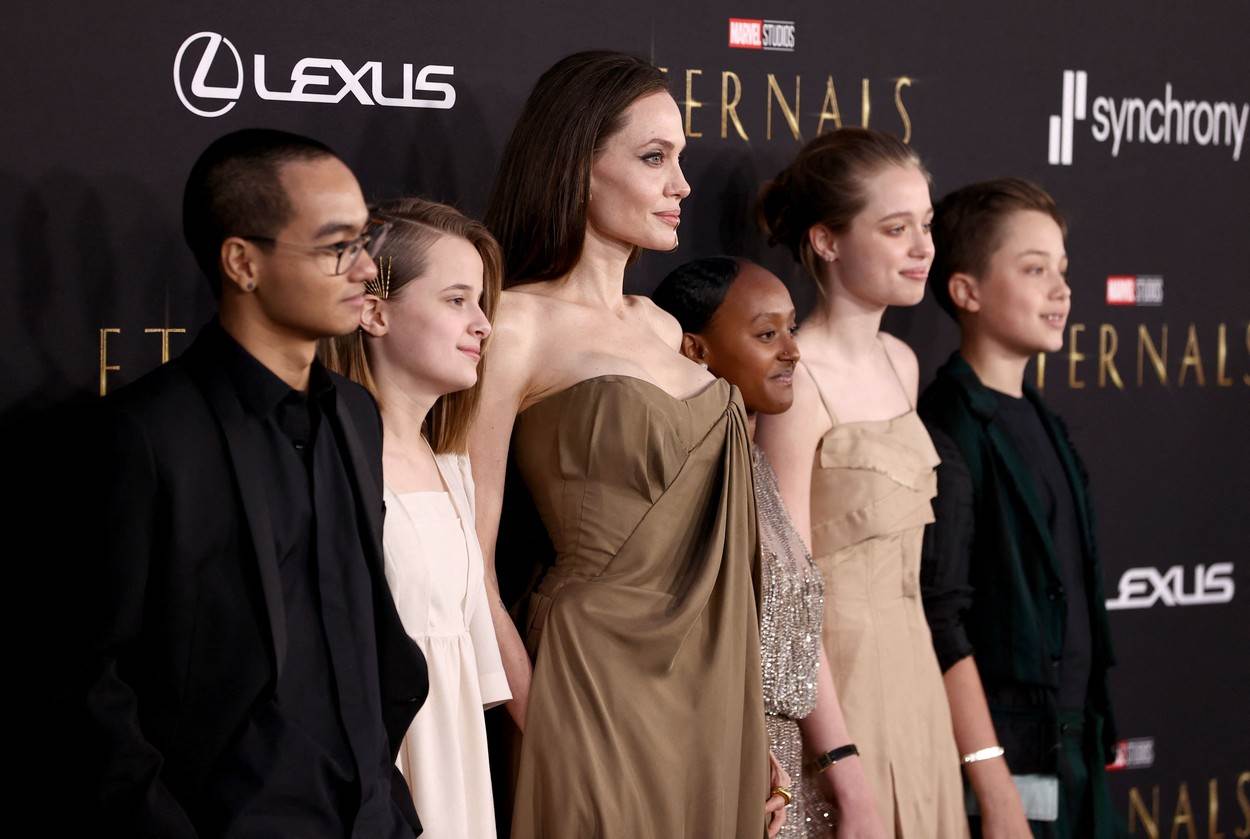 Djeca Angeline Jolie s majkom na premijeri filma
