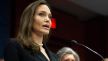 Angelina Jolie optužila je Brada Pitta za obiteljsko nasilje zbog napada na sina u avionu