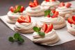 mini pavlova