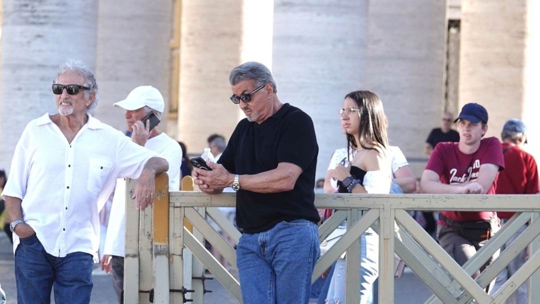 Sylvester Stallone odmara u Rimu.jpg