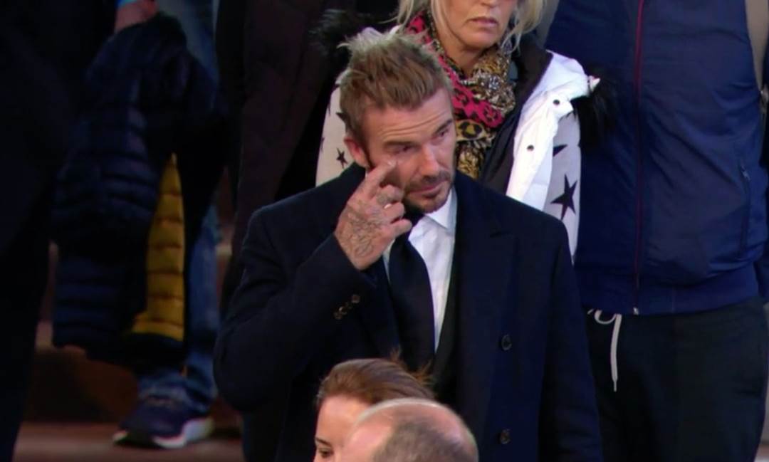 David Beckham u suzama zbog kraljice Elizabete II.