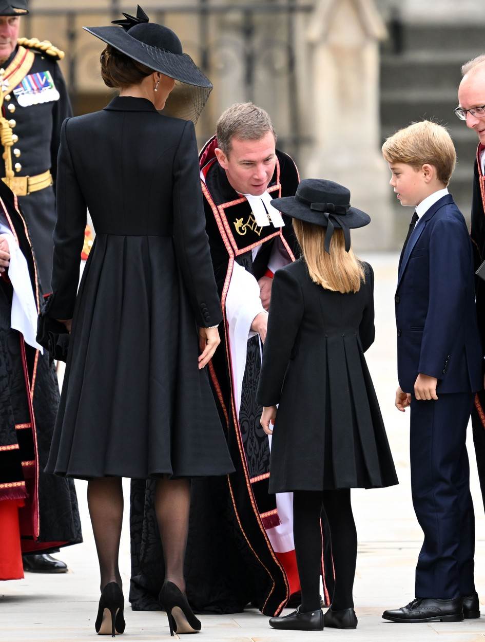 Kate Middleton na ispraćaju kraljice Elizabete II.