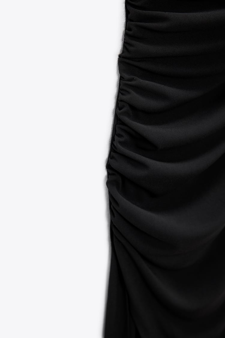 Asimetrična drapirana haljina