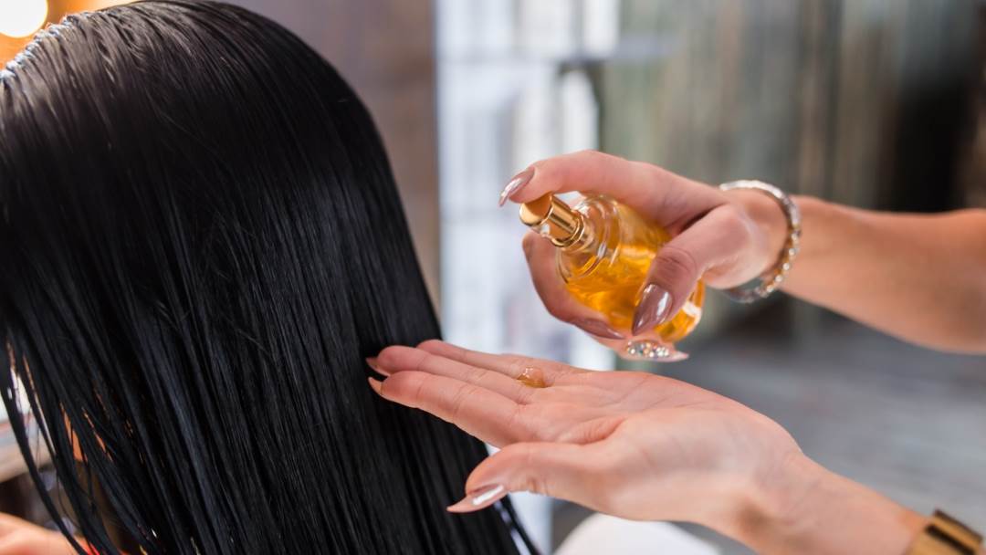 Kako se koristi ulje za kosu od ružmarina.jpg