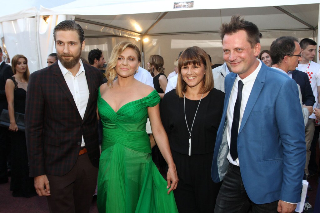 Supruga i kćer Emila Tedeschija zablistale na crvenom tepihu