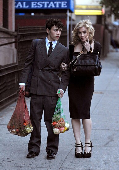 Madonna pozira na ulicama Harlema