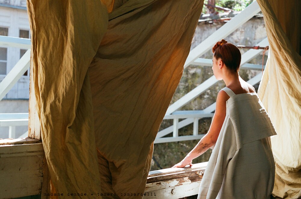 113 kilograma laštika, 56 dekagrama svile i nekoliko ružnih boja