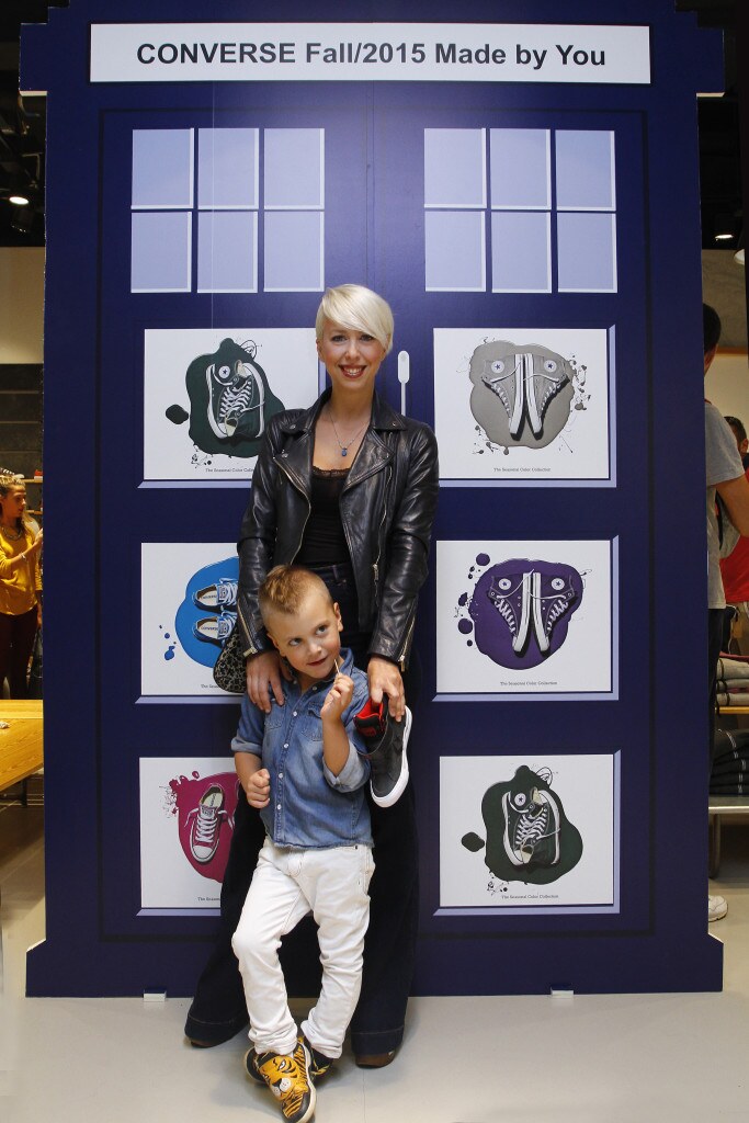 Zgodna Emina Šokota zavodljiva i u tenisicama