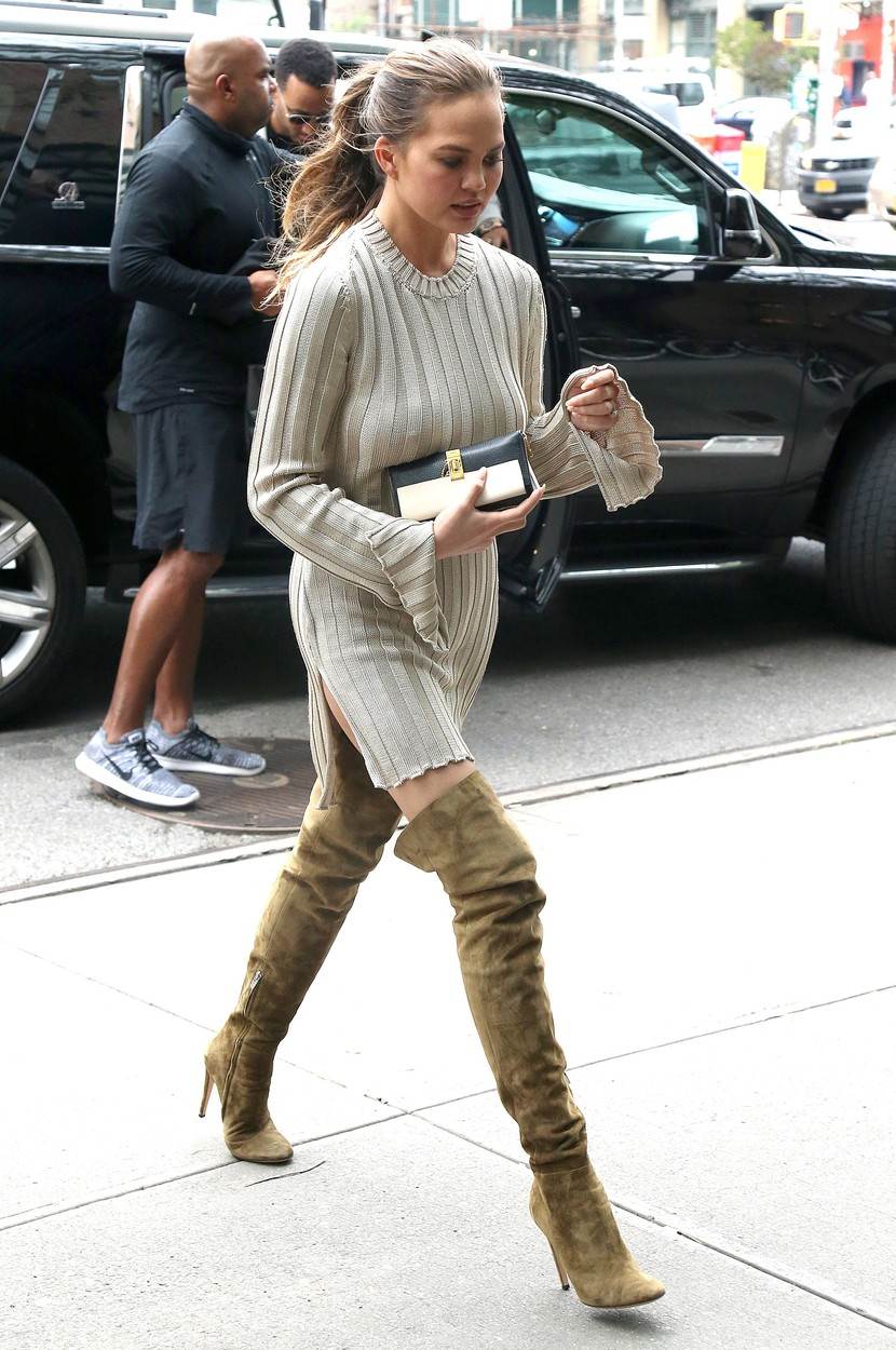 MODNA INSPIRACIJA Čizme iznad koljena vladaju i ove sezone