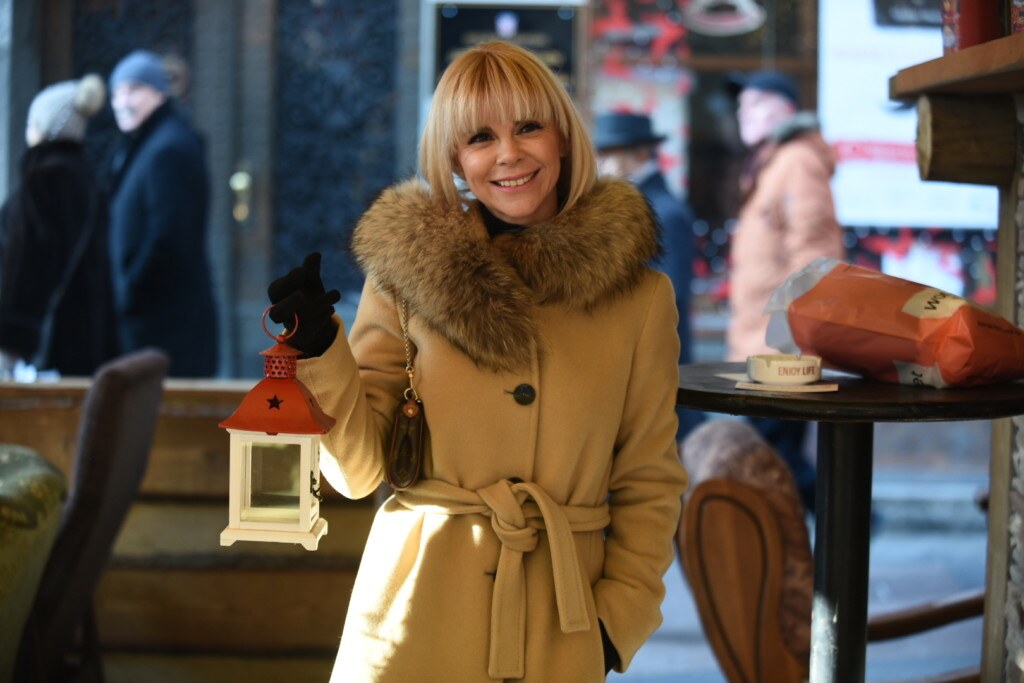 CHRISTMAS STORY – ADVENT Veselo mjesto na koje su svi došli nazdraviti 2017.