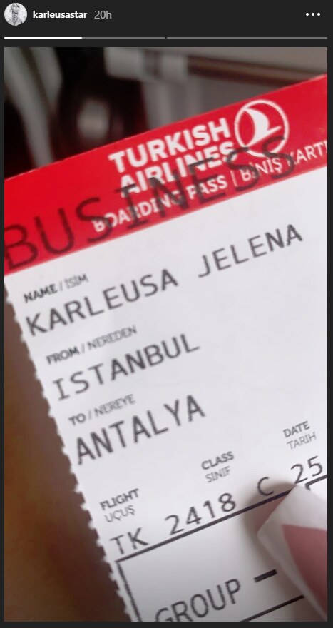 Jelena Karleuša napustila Srbiju