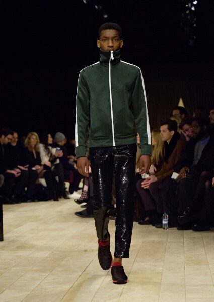 luksuz-sportski-glamur-i-retro-paleta-boja-glavni-aduti-burberry-muske-kolekcije-za-jesen-2016