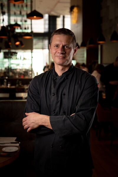 Pastry chef Max Todorov.jpg